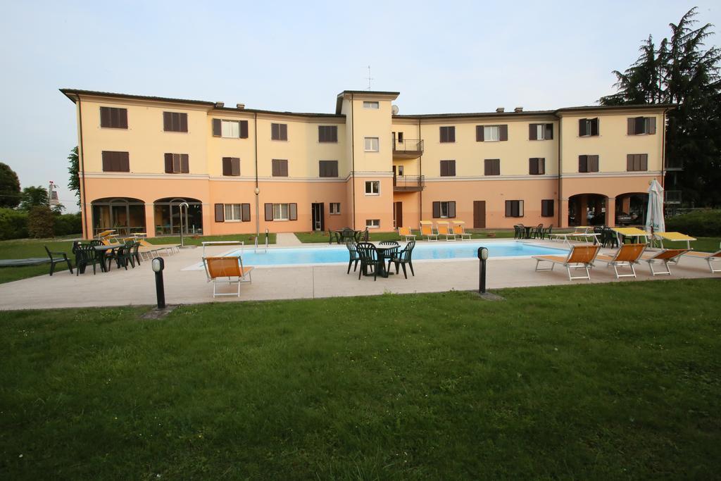 Hotel Le Ville Modena Exterior foto